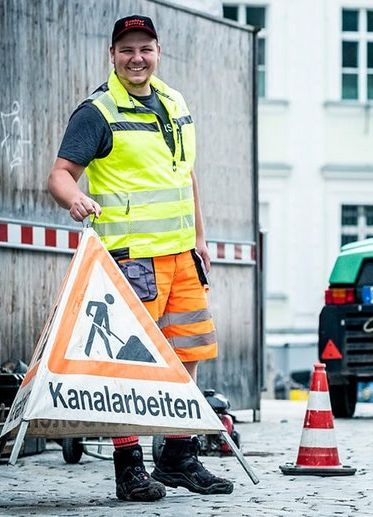 Kanalreinigung und Rohrreinigung Osterhofen - Verkehrssicherung